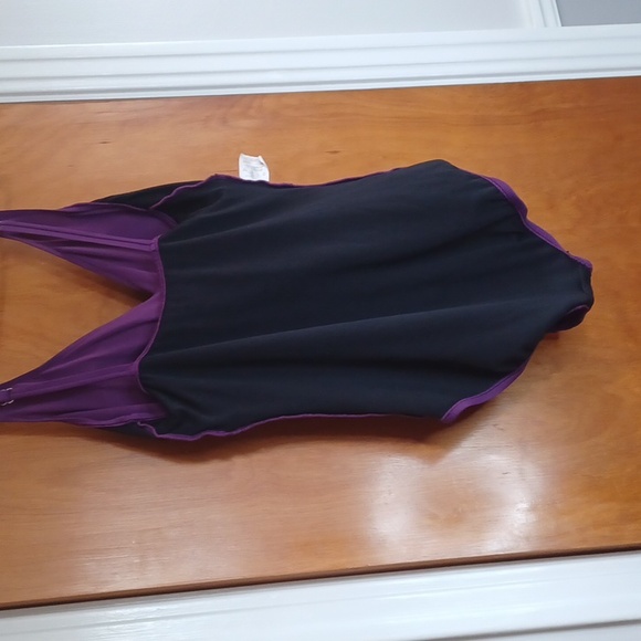 Purple 1 Pc. Swimuit.  Shirred In Front.  V-neck.  Adj.straps.Sz.12.  EUC! - Picture 5 of 10